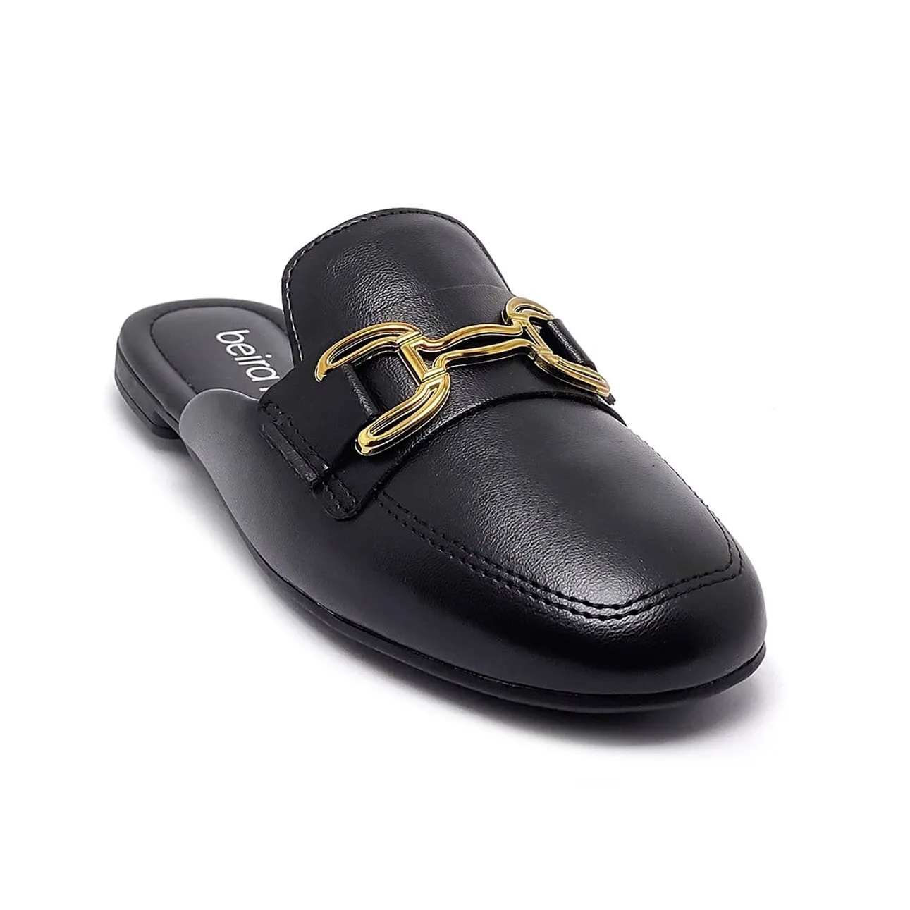 Mule feminino Beira Rio preto vista frontal com detalhe metalizado dourado